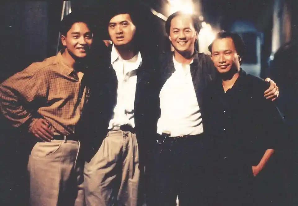 周润发说张国荣很直爽,也很好玩,像个小孩子.