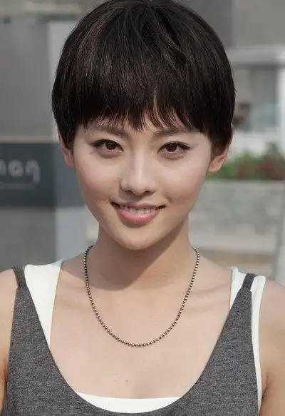 曾是杜淳前女友28时嫁给非娱乐圈人士今33岁的她堪称人生赢家