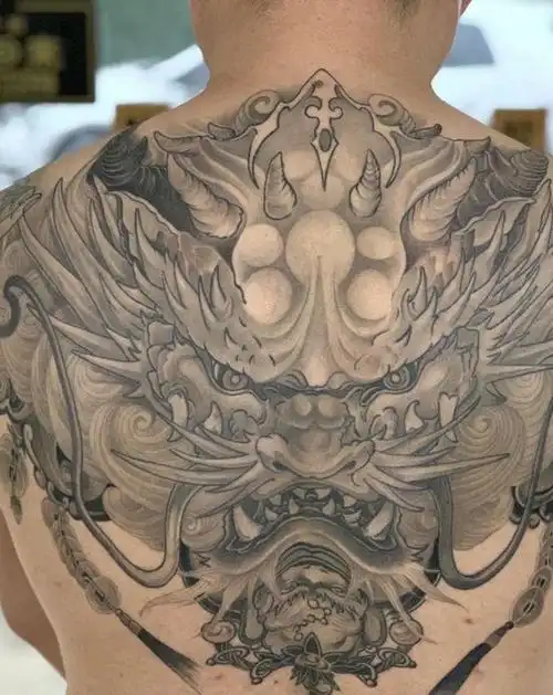 恢复后#半背龙王#买家秀#纹身图片_背部新传统半背龙纹身图案