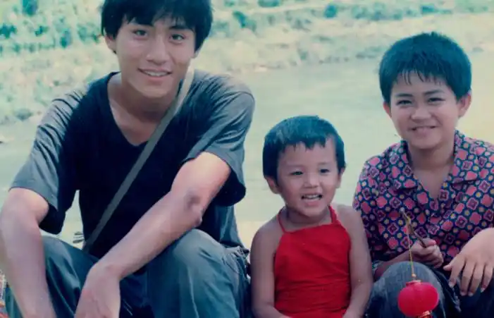 刘烨儿时私照大搜罗 讲述火华哥炼成记