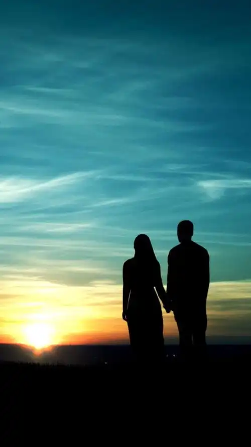 两个人在一起,不是1 1=2,而是0.5 0.5=1.