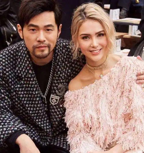 昆凌未成年就被周杰伦"骗到手",看到旧照后,难怪天王那么猴急_时候