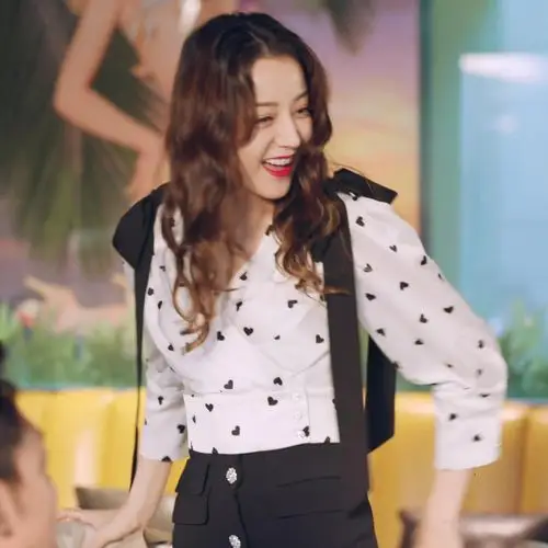 幸福触手可及周放迪丽热巴同款心形印花蝴蝶结上衣衬衫