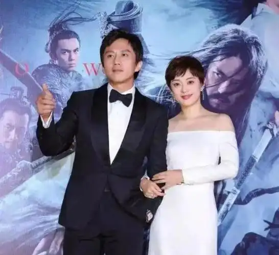 邓超卡点为孙俪庆生晚一分钟显失落一家四口卡通合照超幸福