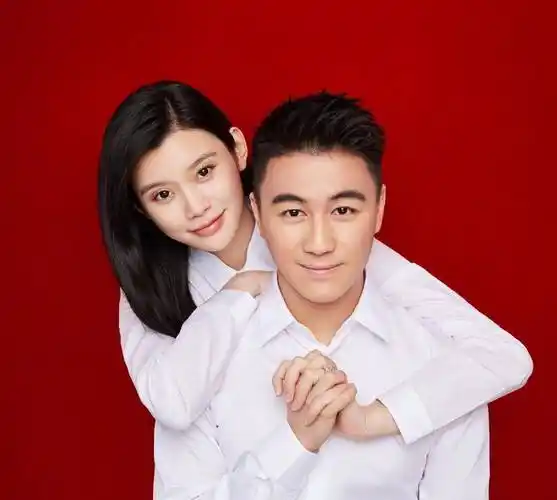 却被网友吐槽,证件照甜不过唐艺昕_成功_豪门_张若昀