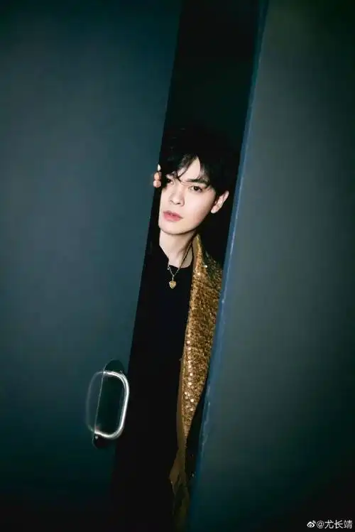 能量偶像人物志:音乐之魂,热血之声——尤长靖|尤长靖_新浪新闻