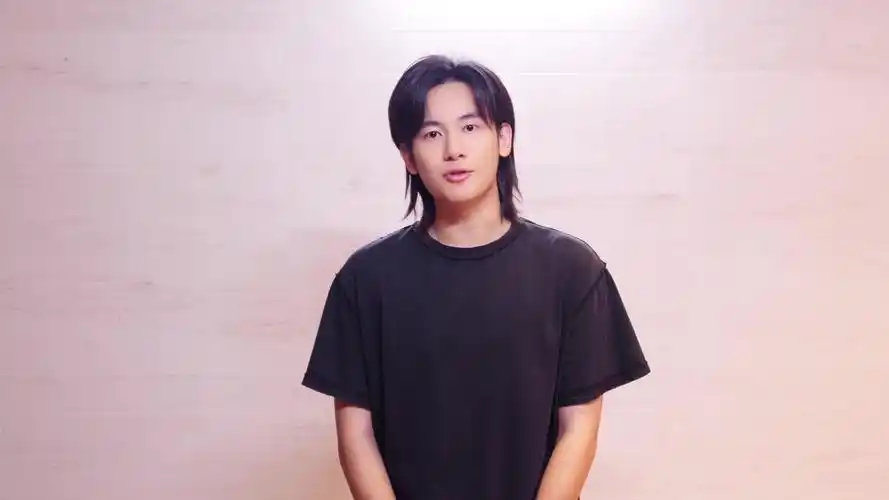 鼓浪屿取景关于火烧云的爱情诅咒特邀胡先煦拍视频问候厦门粉丝文王珉