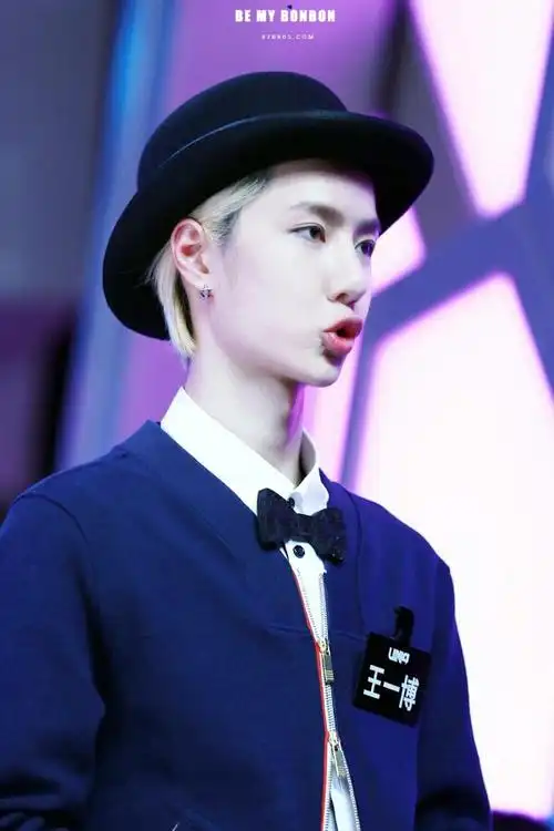 uniq 王一博 嘟嘴 卖萌 帅 萌 高冷白牡丹 小王子 1997年8月5日出生于