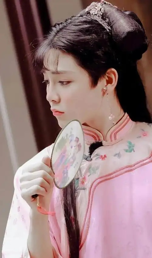 明星男扮女装哪家强?有人是来搞笑的,有人美到雌雄莫辨_腾讯新闻