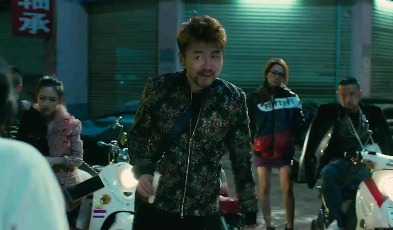 《心花路放》,要拍一个小混混欺负黄渤徐峥的情节,他打电话给雷佳音