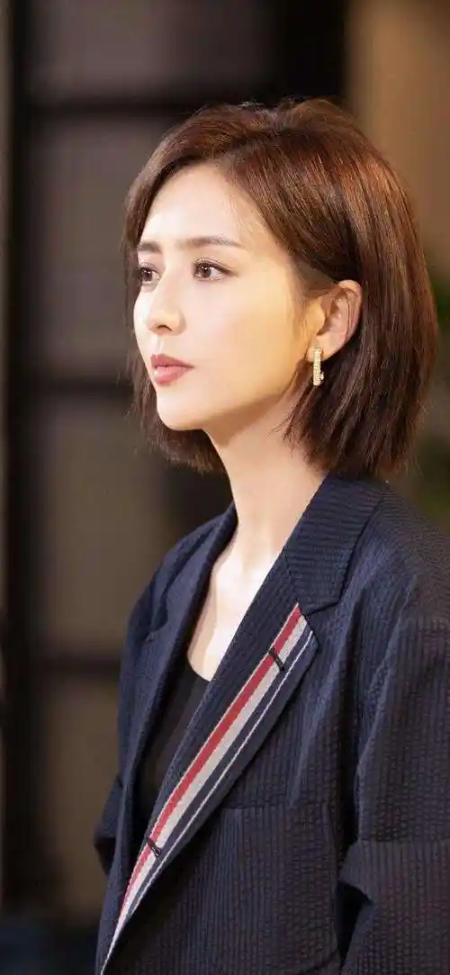 大家都觉得这个时候的她才活出了自己,潜力慢慢爆发出来,归来仍是美女