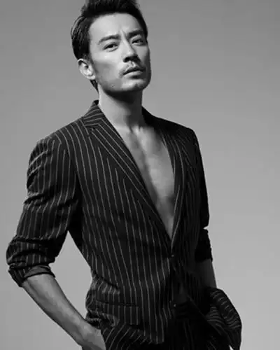 图李光洁肌尽展熟男魅力自曝是好身材的暴露癖