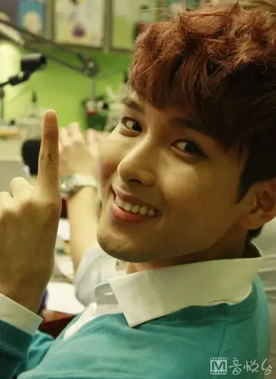 厉旭(super junior)