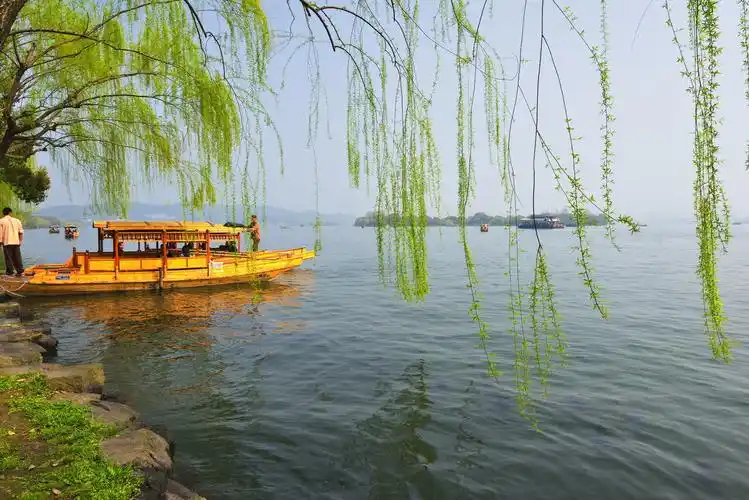 杭州西湖十景之一苏堤春晓