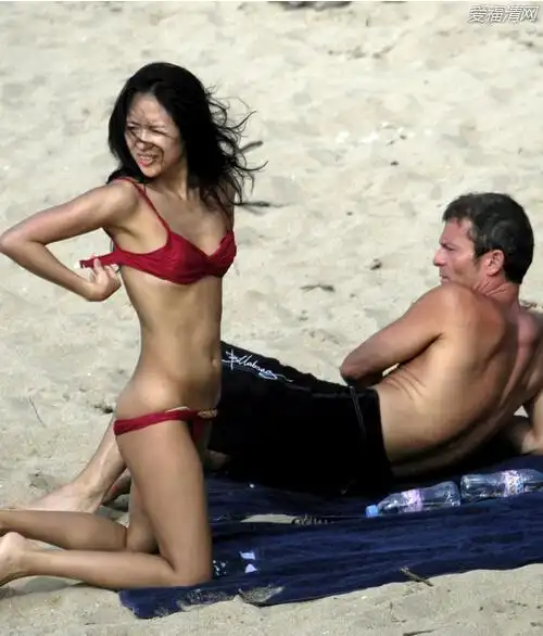 章子怡前男友近照曝光:脑袋秃顶,白胡子像圣诞老人