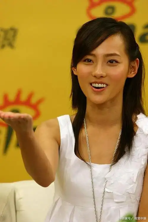 张嘉倪:她离婚了,她的账号也解封了,期待她的作品!