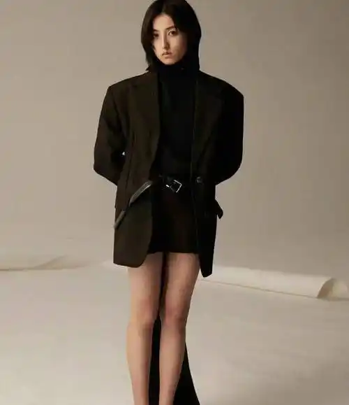 张子枫恐步周冬雨后尘?