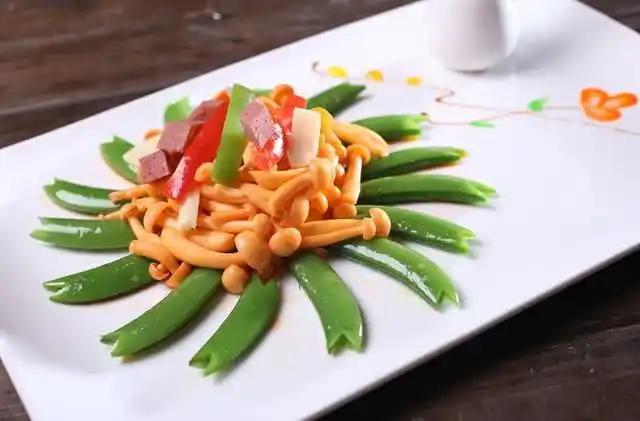 这款小菜造型简洁,色泽诱人,是开店必做的美味!