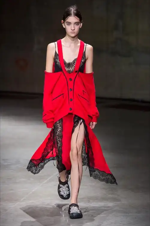 christopher kane(克里斯托弗·凯恩)2018春夏伦敦时装秀