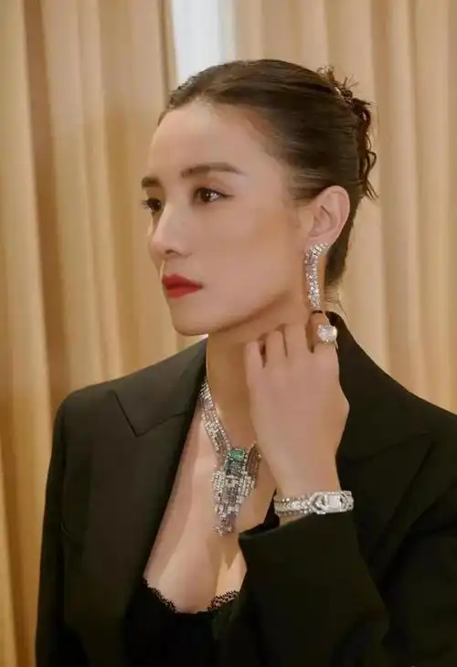 黑龙江省大美女宋佳