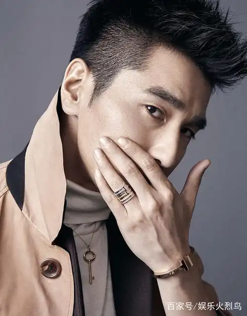 赵又廷封面大片曝光,硬汉的魅力