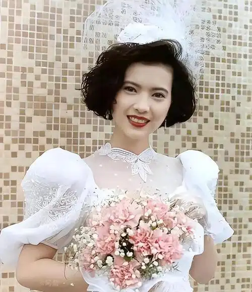 6位过气艺人现状有人摆摊卖串维持生计有人精神失常自杀