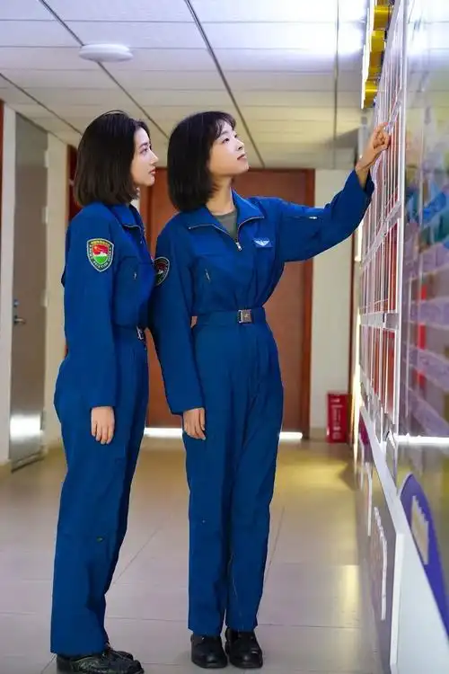 "00后"女飞行员入列"英雄陆航旅"_腾讯新闻