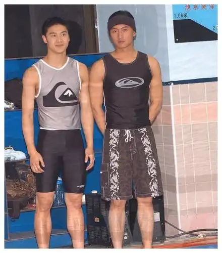 小米总裁雷军相信大家对他也都不陌生,他的官方登记身高为175cm.