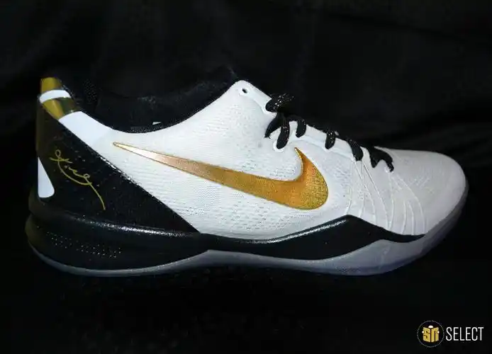 科比八代(kobe8代入坑篮球鞋经典配色回顾!nike科比战靴nba上脚)