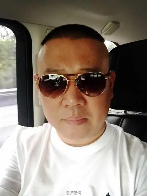 郭德纲晒大餐辟谣被抓 郭德纲晒大餐辟谣被抓郭德纲是否被抓(2)