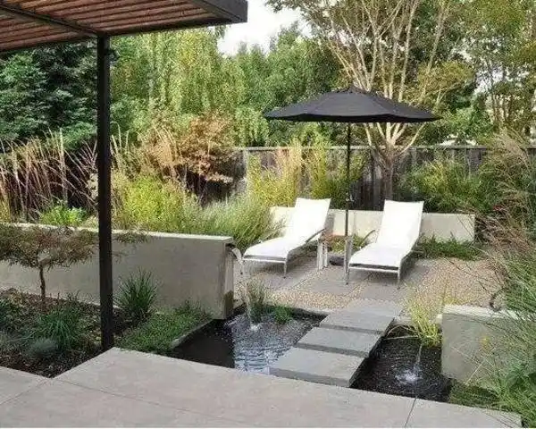 流水潺潺,8个值得参考的庭院小水系设计