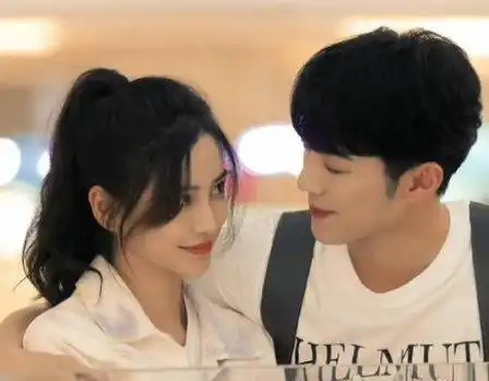 赖冠霖与神秘女性亲密约会曝光