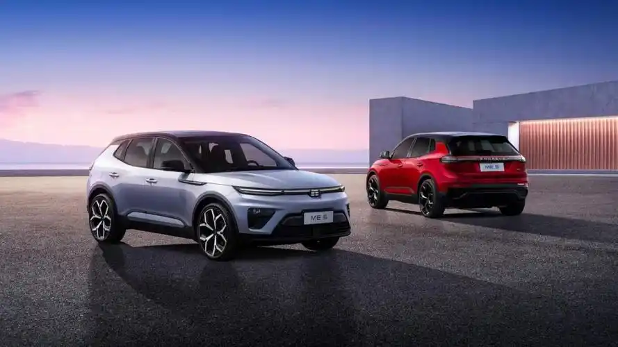 先来看看外观,天际me5是天际汽车"先锋重构美学"设计理念的又一杰作