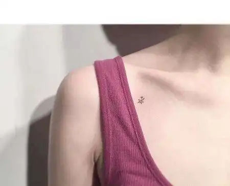 小清新锁骨星星纹身图案
