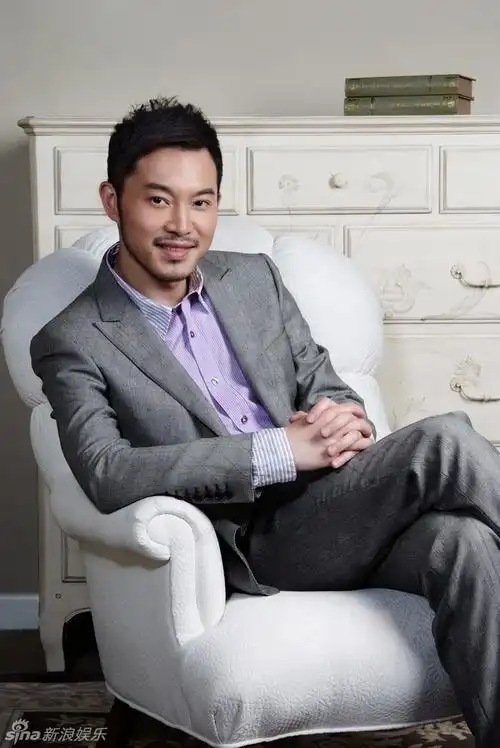 沙溢父爱写真出炉表情逗趣 要当帅气奶爸 (图)