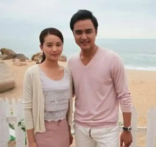 明道官宣结婚生子,陈乔恩,立威廉等人送暖心祝福,隐秘情史曝光