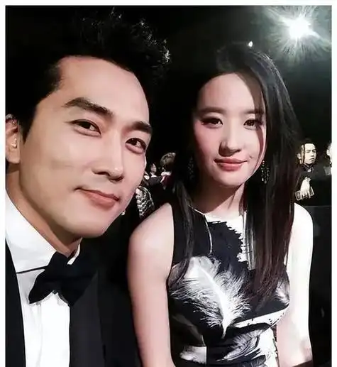 刘亦菲为何单身至今?不是没人愿意娶,看完这些照片你就知道了