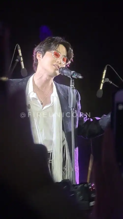 金俊勉solo2#kjm#金俊勉帅气满分#220528 迪拜迷你演唱会 生图9p