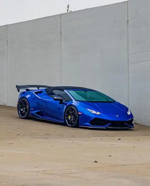 兰博基尼小牛飓风改装vorsteiner碳纤维尾翼