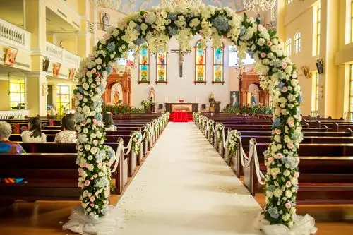 深圳教堂婚礼布置