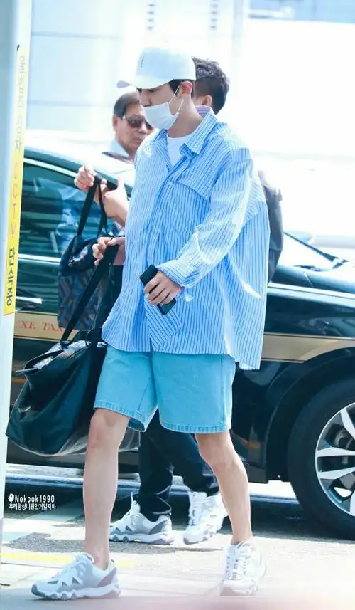 朴灿烈cotton哥的腿白的我好羡慕00,而且又是一位找遍微博看不到一