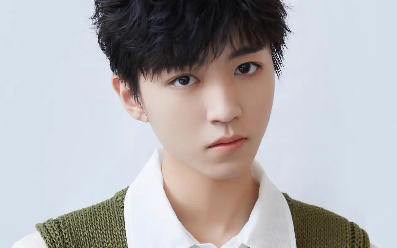 王俊凯清爽帅气图片桌面壁纸高清大图预览1920x1200_大陆明星下载_美