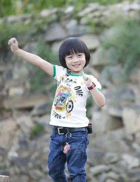 爸爸去哪儿第二期正录制林志颖儿子kimi很害羞