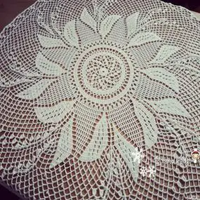 铃兰图案钩针蕾丝圆桌