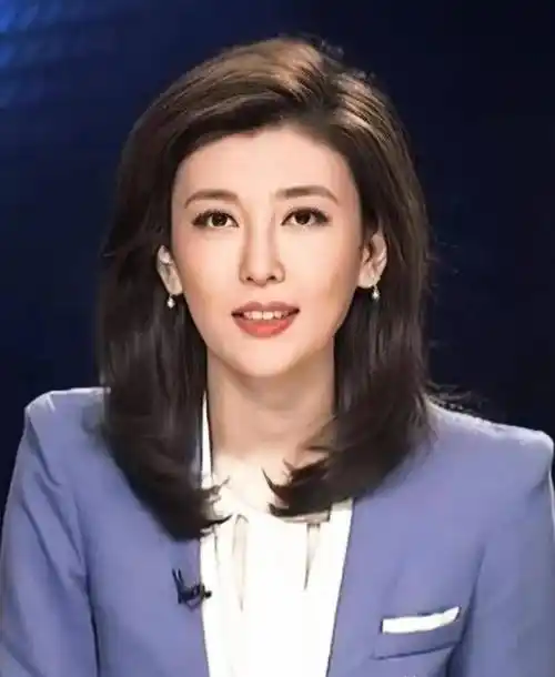 央视美女集中营,你们觉得央视最漂亮的女主持人是谁?_