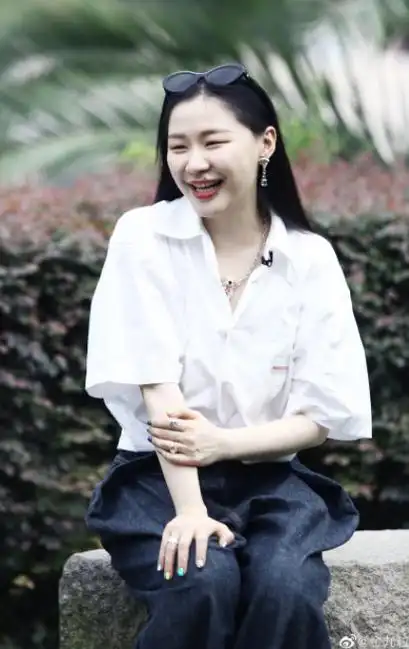 图来源:金靖微博 2016年9月,金靖和刘胜瑛报名参加"今夜百乐门".