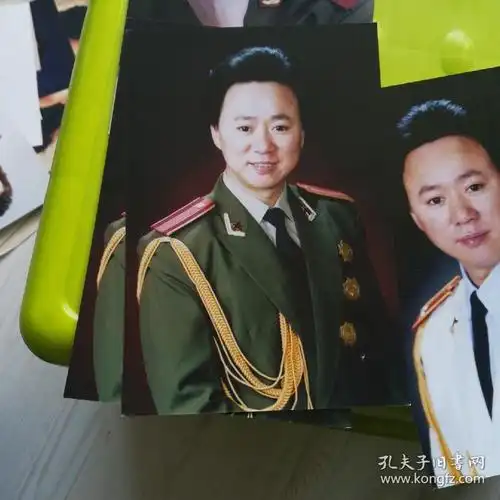 协会会员相声大师马季的关门弟子卓林6寸照片一组4张其中一张卓林签名