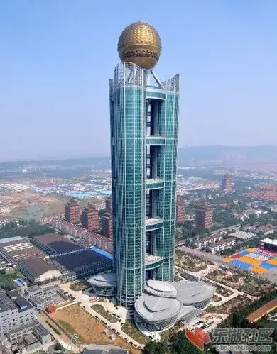 中国百强第一县江阴328米华西龙希国际大酒店摄影图片