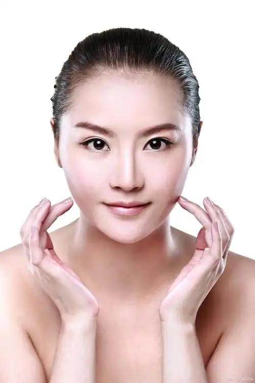 不同的人有不同的面部特征和轮廓,而双眼皮手术是一种非常受欢迎的