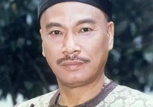 图吴孟达年轻时的照片甘当多年绿叶终熬成红花